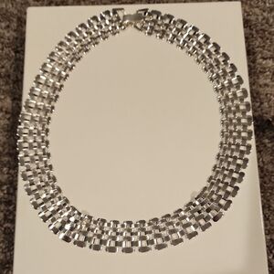 Elegant Silver Necklace Like New Condition